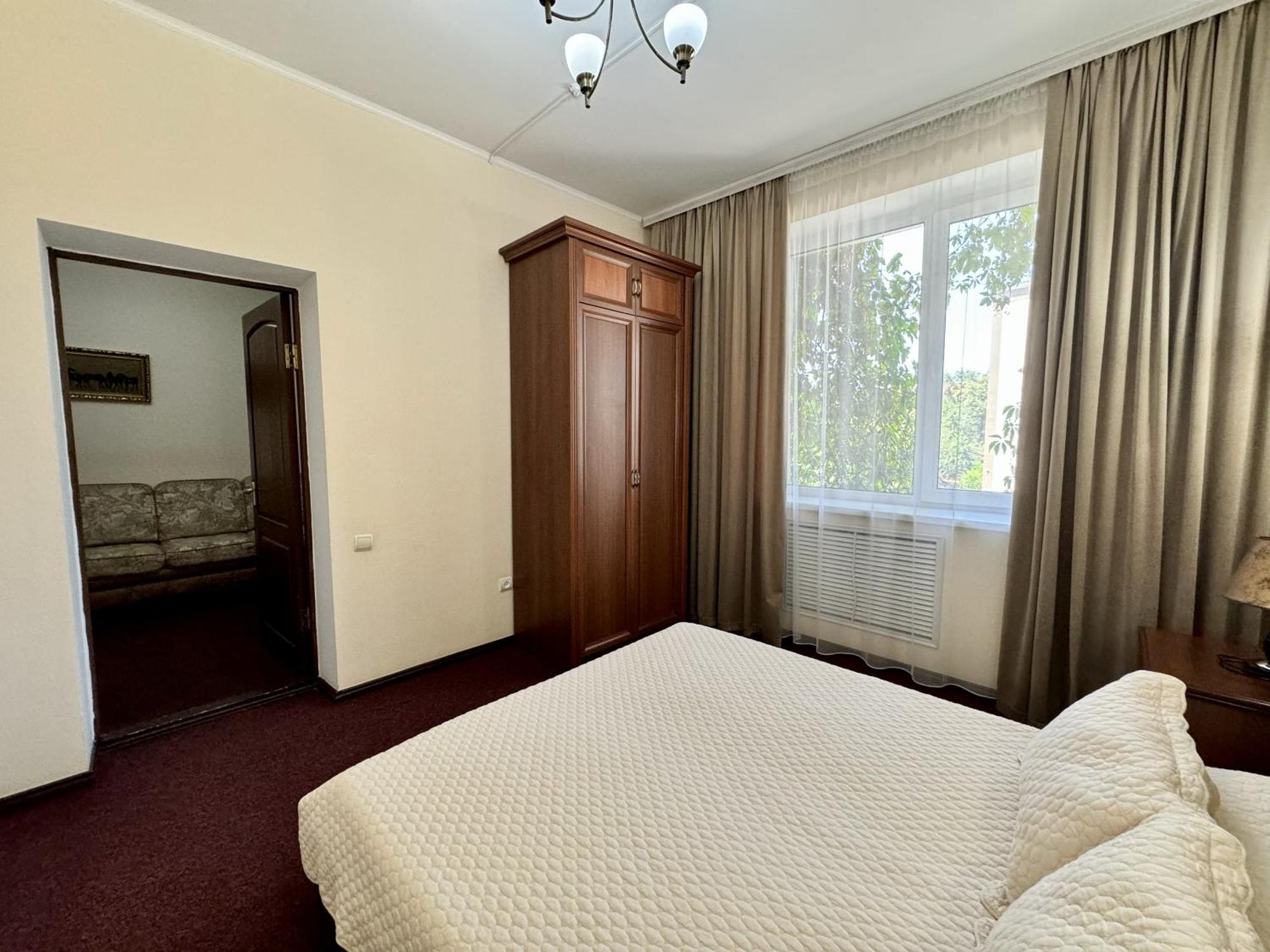 Hotel Zhambyl Taraz Zewnętrze zdjęcie