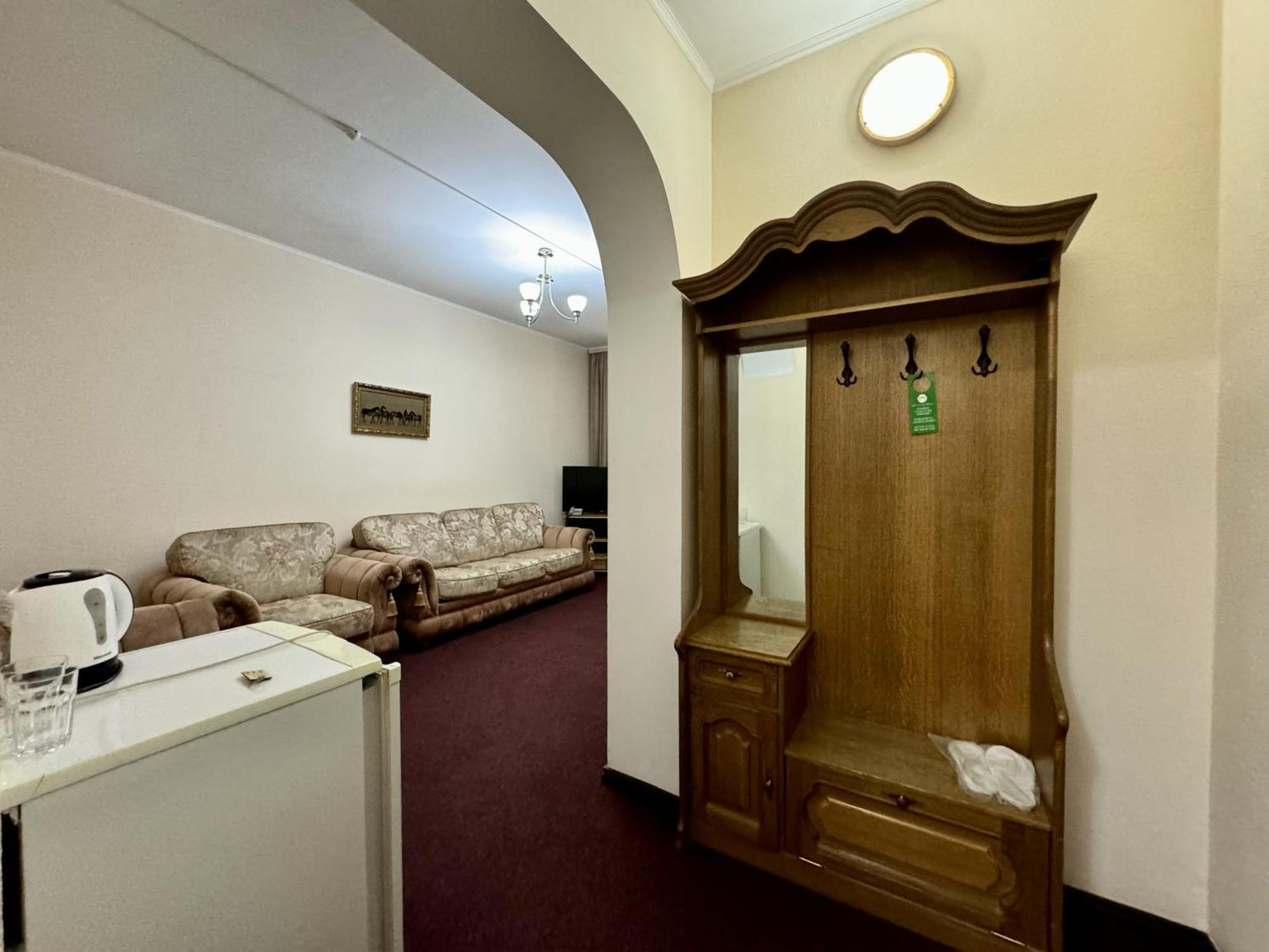Hotel Zhambyl Taraz Zewnętrze zdjęcie