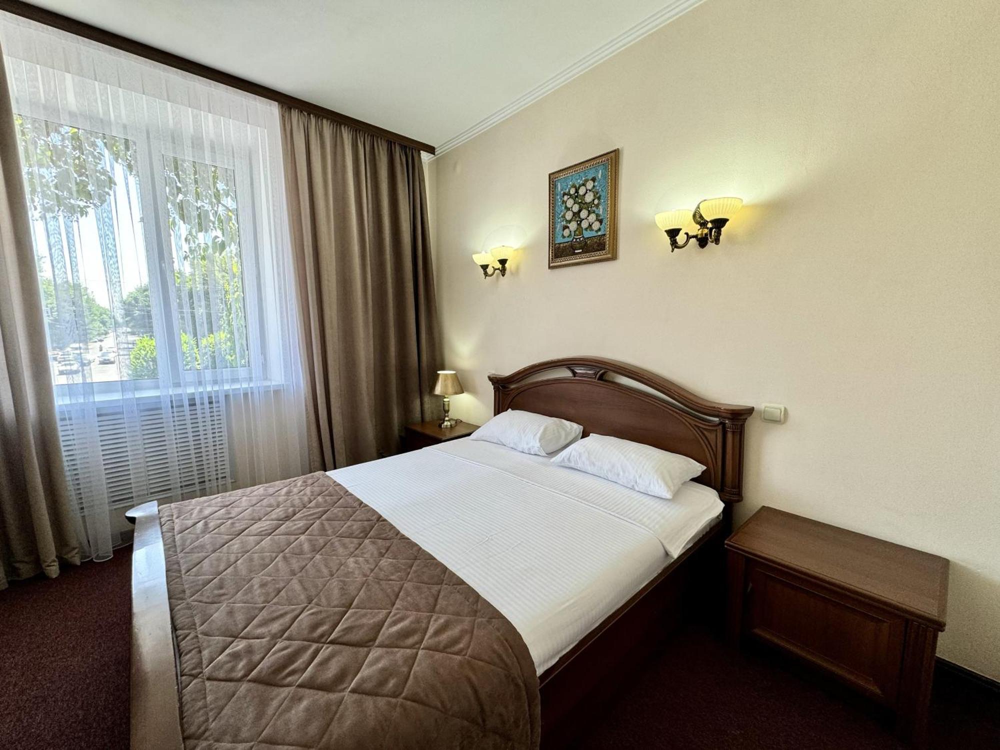 Hotel Zhambyl Taraz Zewnętrze zdjęcie