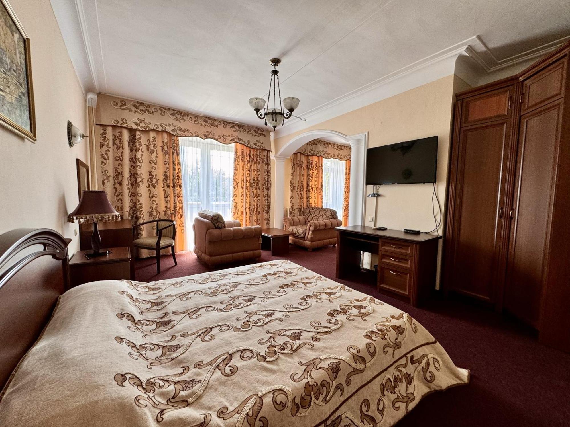 Hotel Zhambyl Taraz Zewnętrze zdjęcie