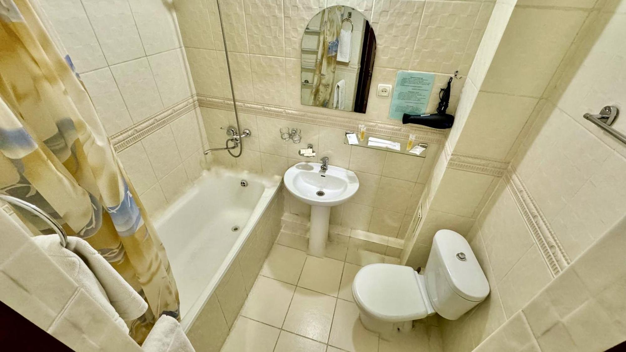 Hotel Zhambyl Taraz Zewnętrze zdjęcie
