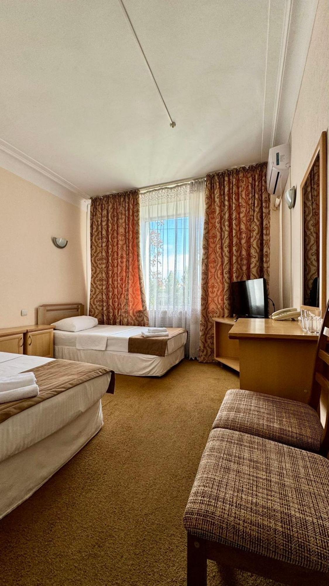 Hotel Zhambyl Taraz Zewnętrze zdjęcie