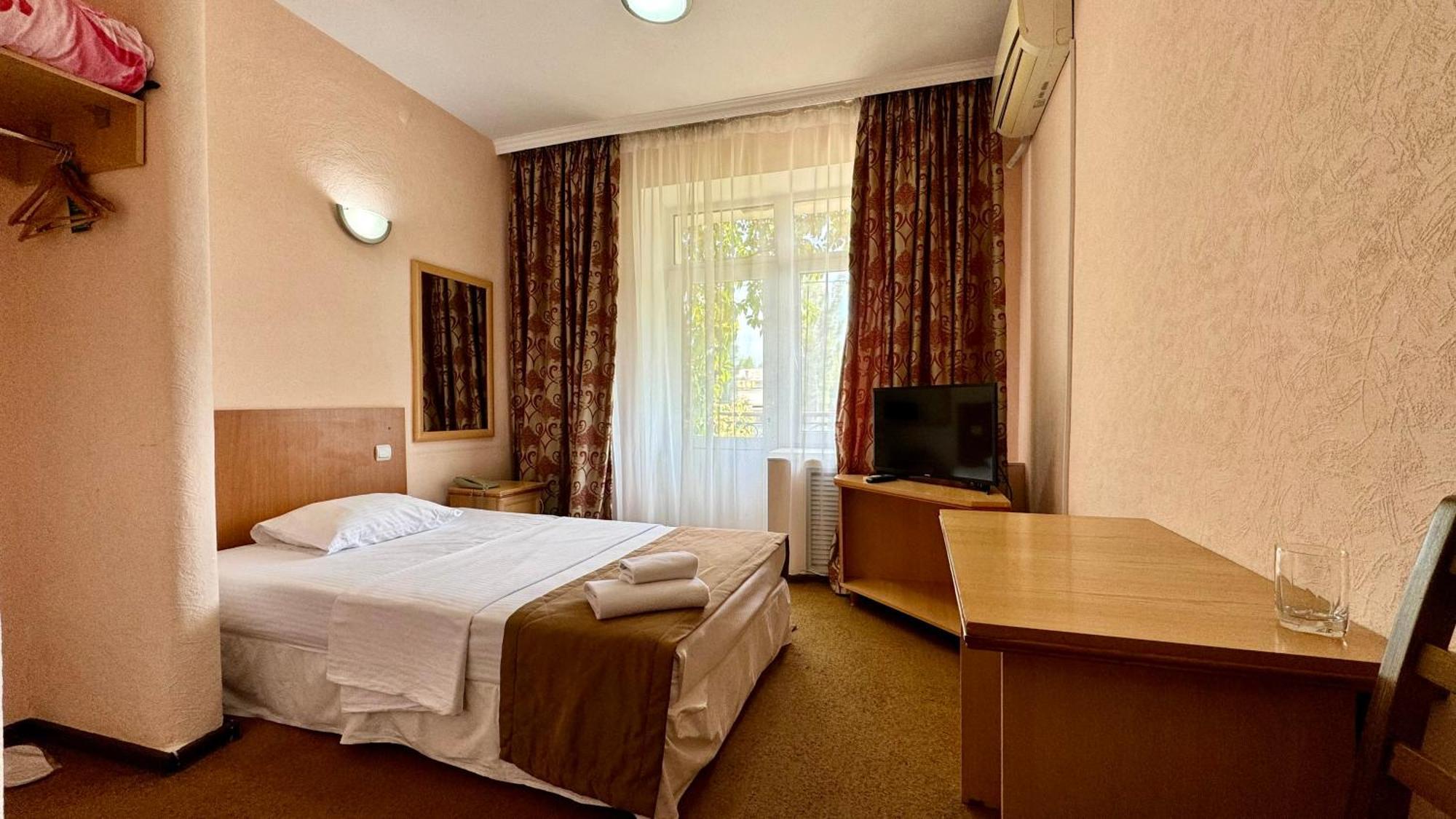 Hotel Zhambyl Taraz Zewnętrze zdjęcie